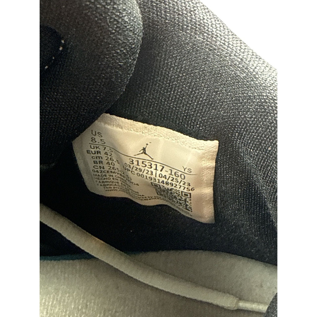 Air Jordan B'Loyal White Varsity Red Black 315317-160 Mens size 8.5