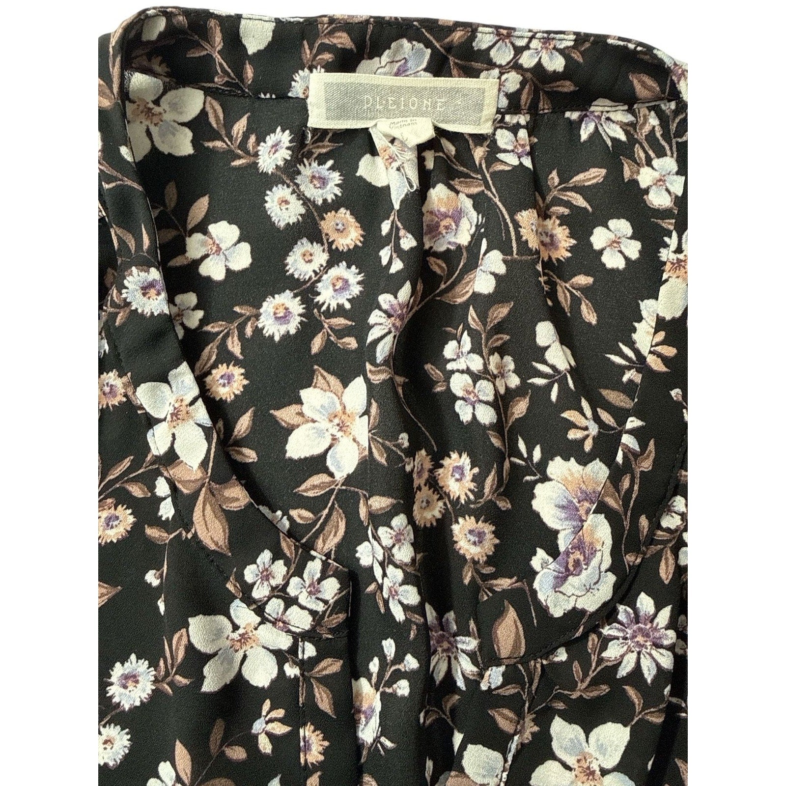 Pleione Women's Large Black Floral Short Sleeve V-Neck Blouse Top L