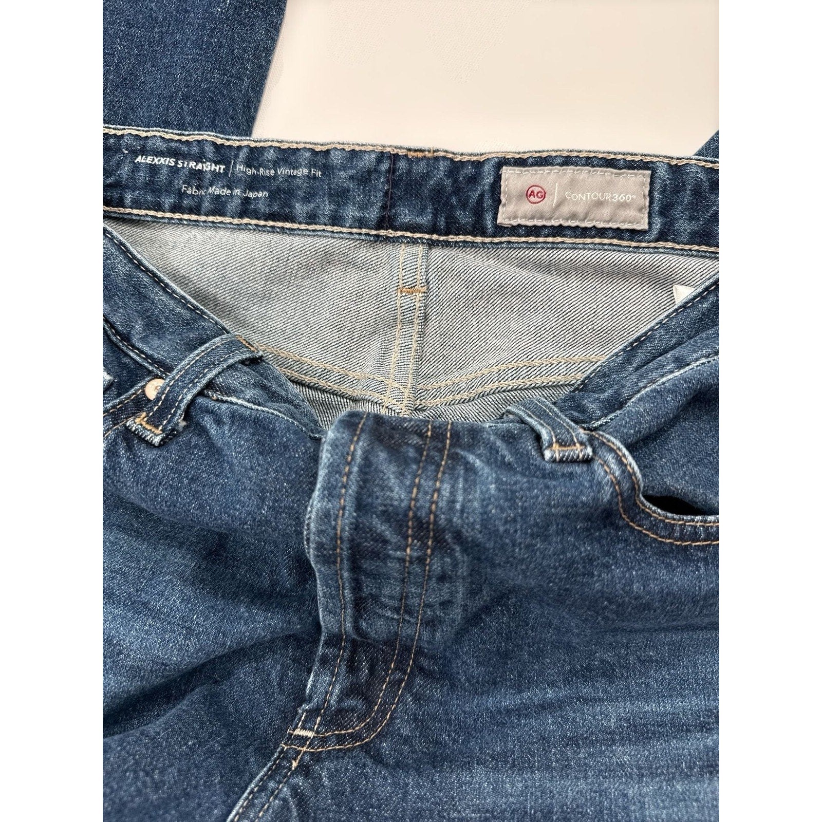 AG Alexxis Straight High-Rise Vintage Fit Jeans size 29