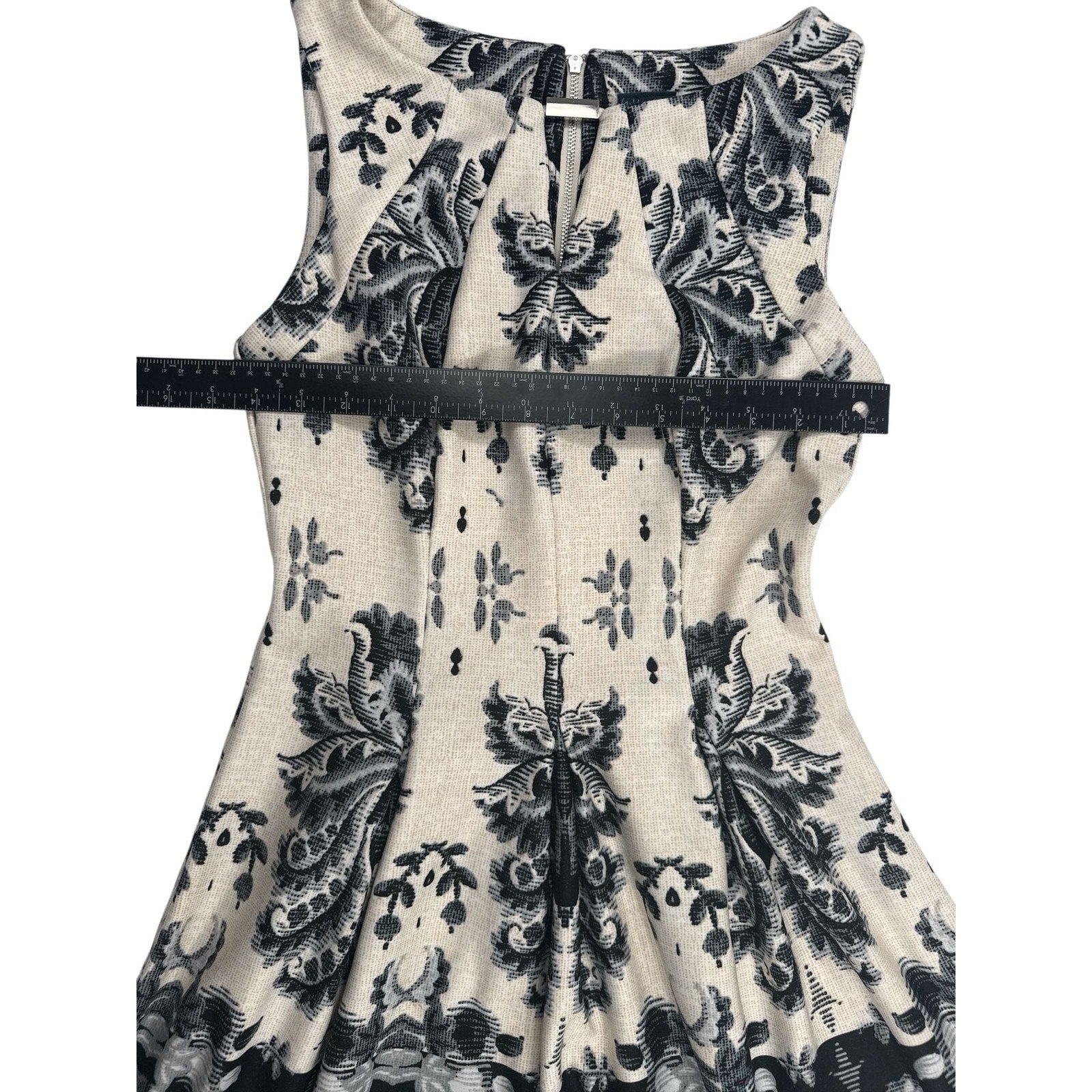 Gabby Skye Sleeveless Black and Beige Baroque Floral Fit & Flare Dress size 4