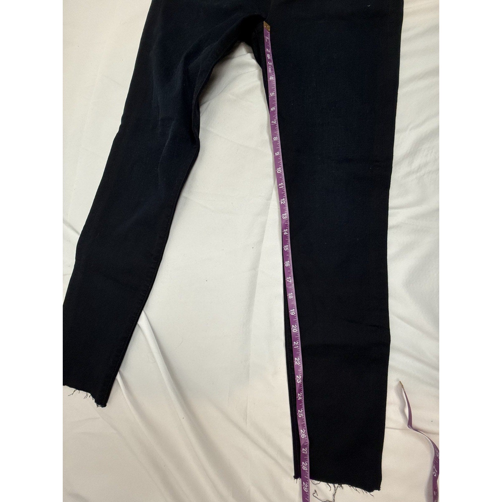 Frame Le High Skinny Denim Women's Black Jeans Raw hem. Size 29