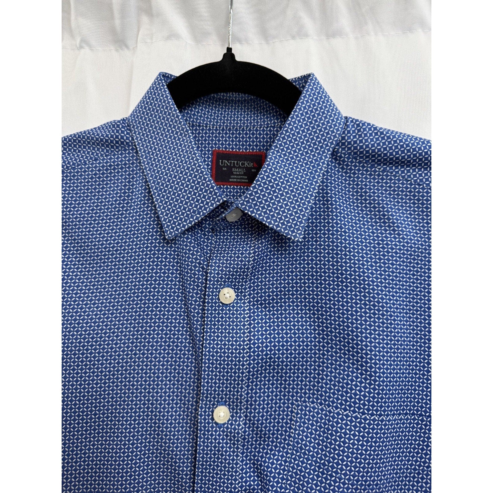 UNTUCKit Button Down Shirt Men Blue with White Stars Slim Fit Long Sleeve Size S